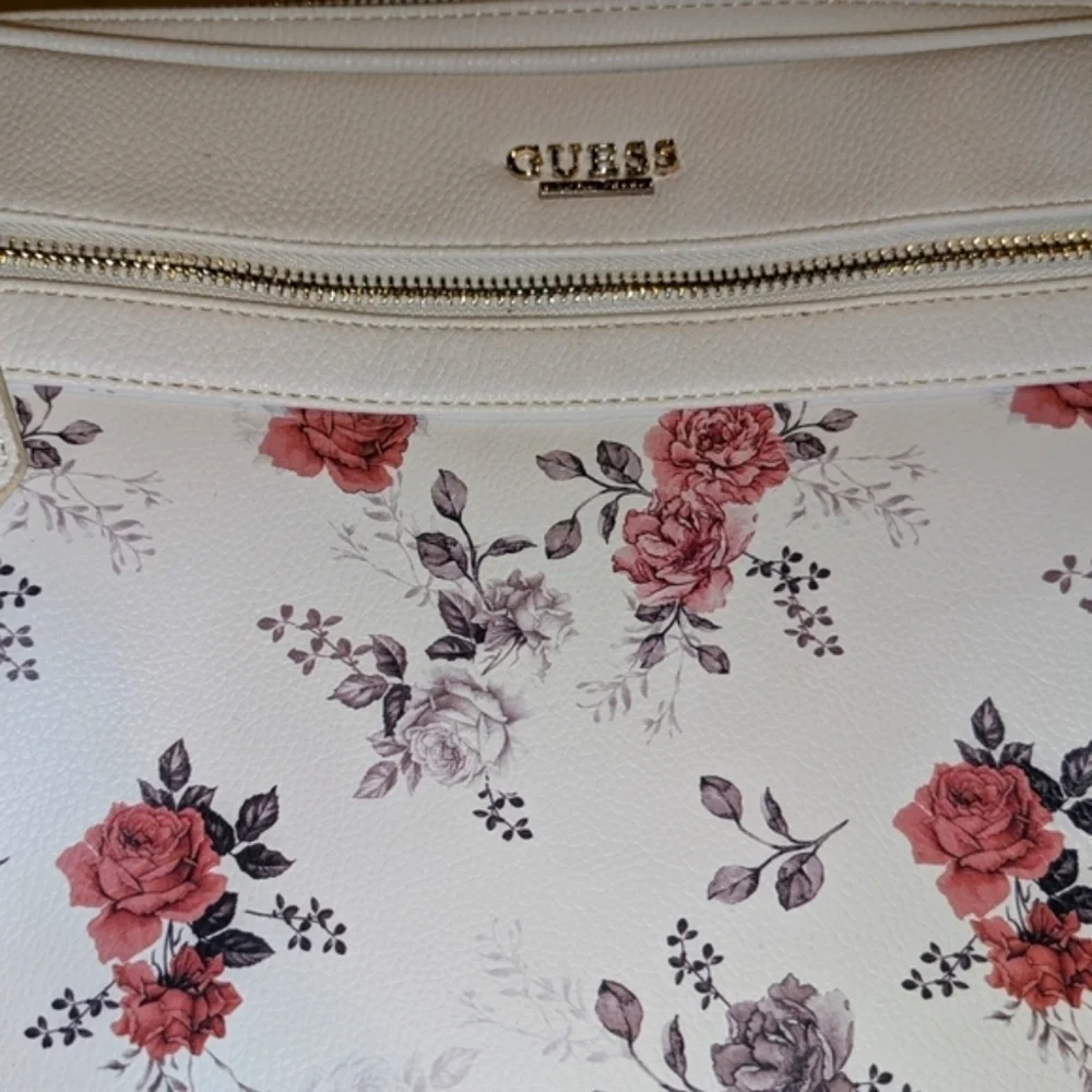GUESS Floral Print Laptop, EUC